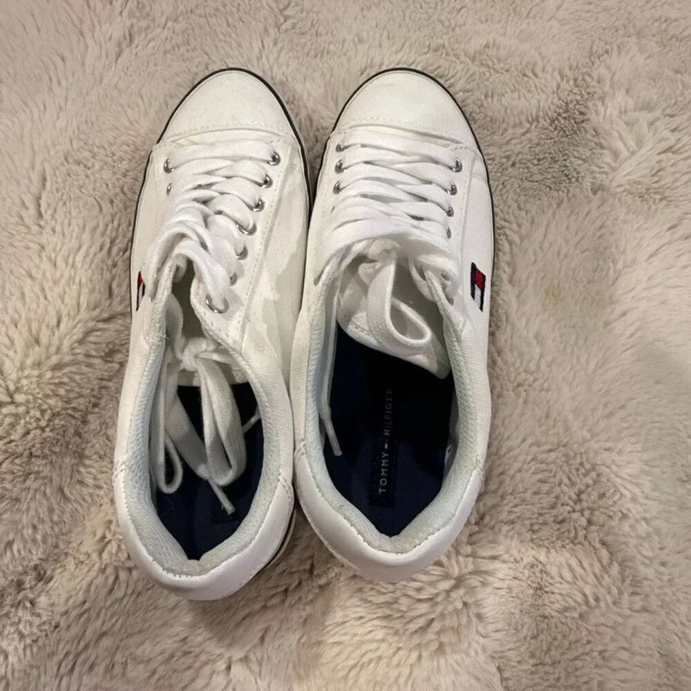 Tommy Hilfiger tennis sneakers size 6.5